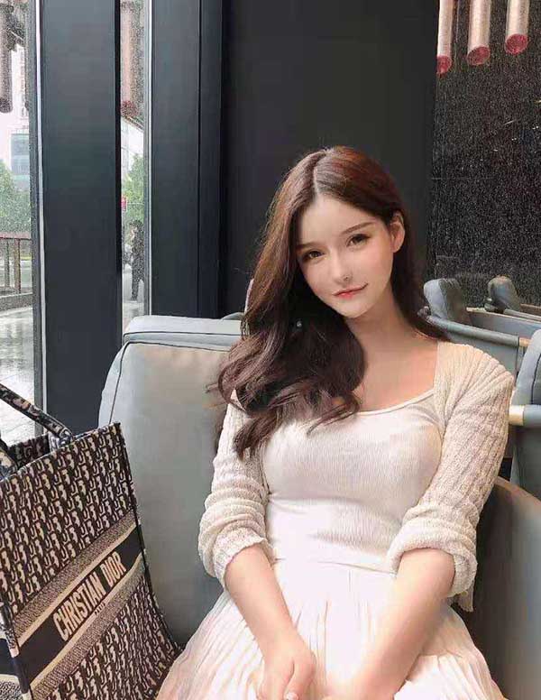 新加坡模特微信